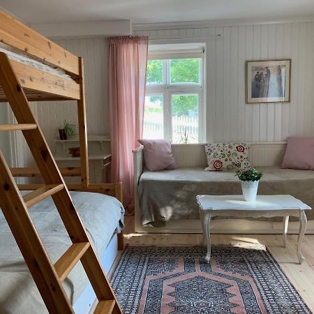 1-Rumslaegenhet Naera Havet I Centrala Lysekil Appartement Buitenkant foto